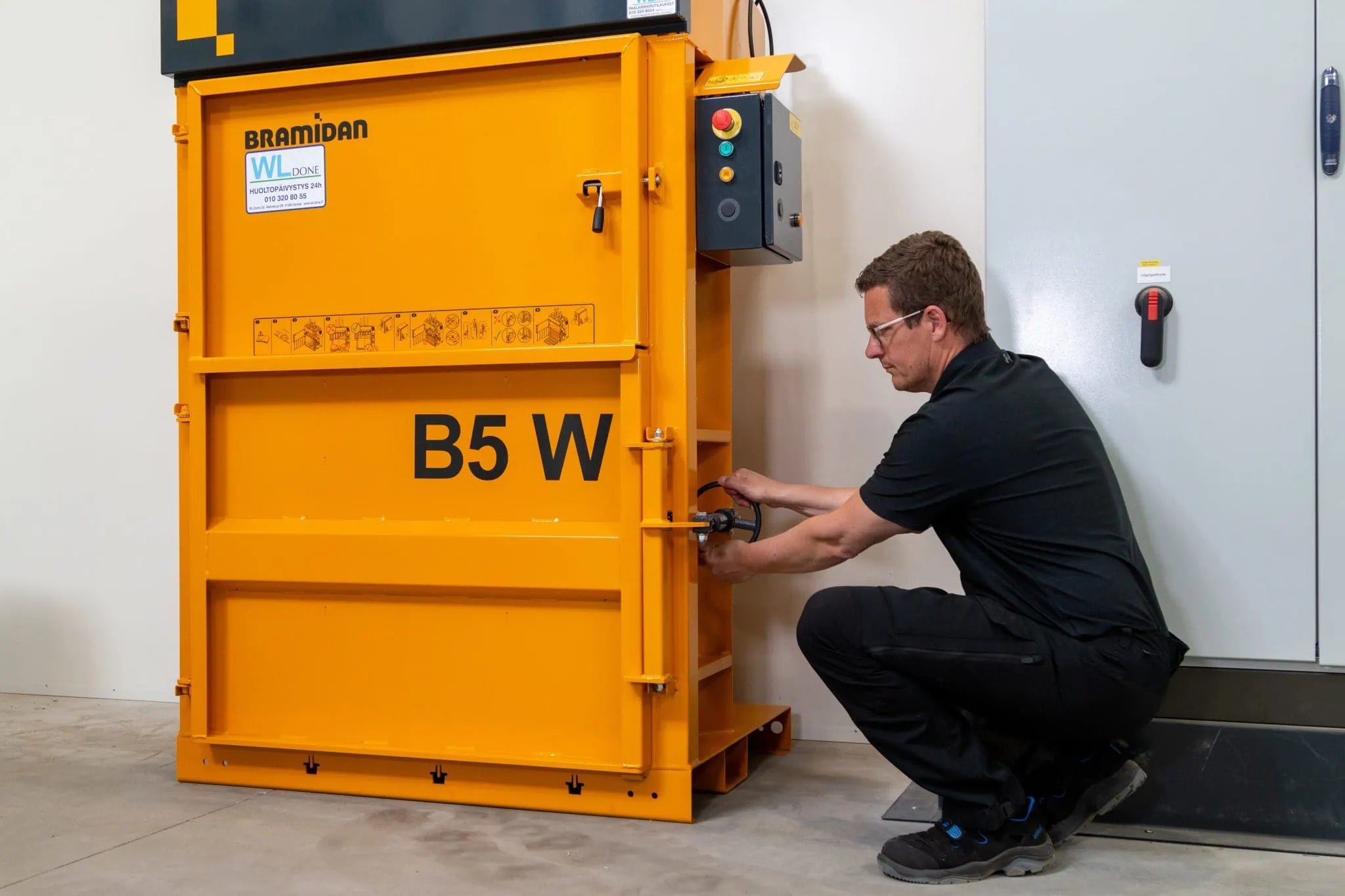 B5 Wide Baler